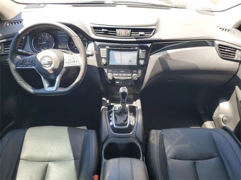 Used 2017 Nissan Rogue Sport SL image 3