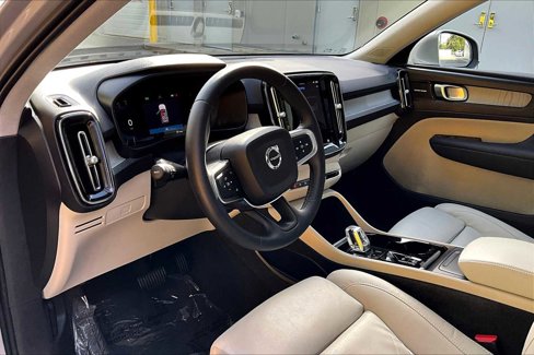 Used 2024 Volvo XC40 B5 Plus w/ Protection Package Premier image 16