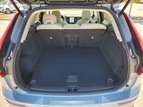 New 2025 Volvo XC60 B5 Core image 12