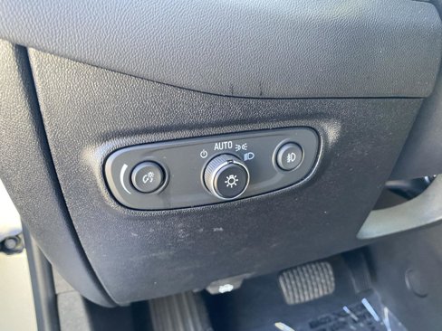 Used 2019 Chevrolet Equinox Premier image 22