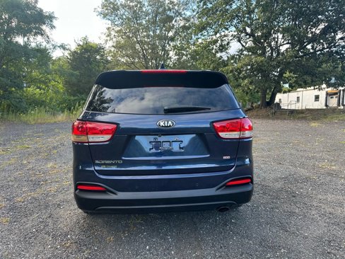 Used 2016 Kia Sorento LX w/ LX Convenience Package image 6
