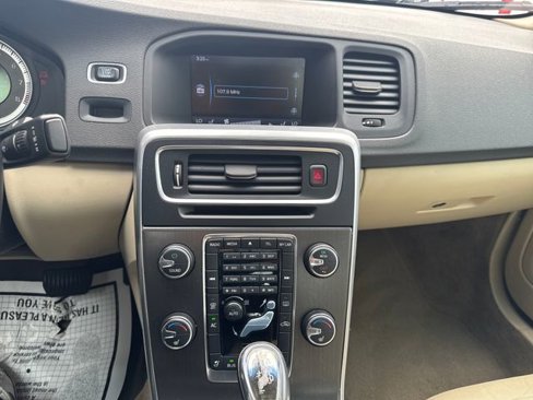 Used 2013 Volvo S60 T5 image 13