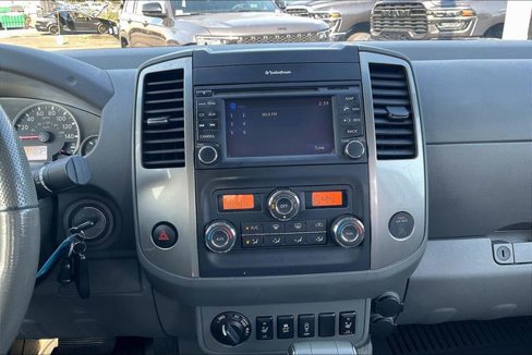Used 2013 Nissan Frontier SL w/ Moonroof Pkg image 5