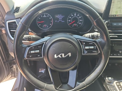 Used 2023 Kia Seltos EX image 25