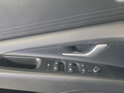 Used 2022 Hyundai Elantra Blue image 23
