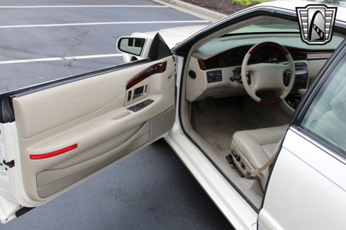 Used 2002 Cadillac Eldorado Touring w/ Preffered Equipment Group image 16
