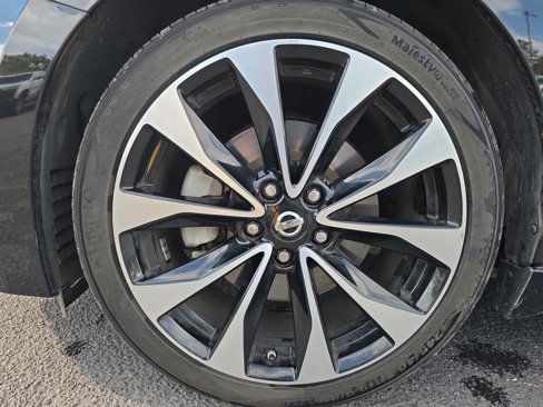 Used 2018 Nissan Maxima SR image 11