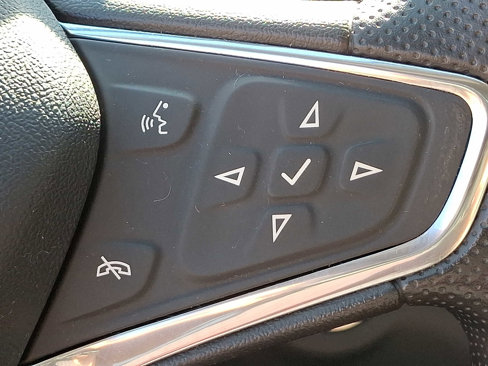 Used 2020 Chevrolet Equinox LS w/ LS Convenience Package image 23