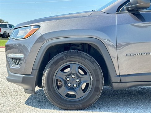 Used 2018 Jeep Compass Sport image 10
