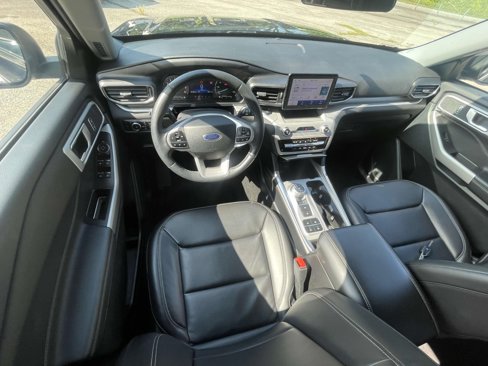 Used 2024 Ford Explorer XLT w/ Equipment Group 202A image 13