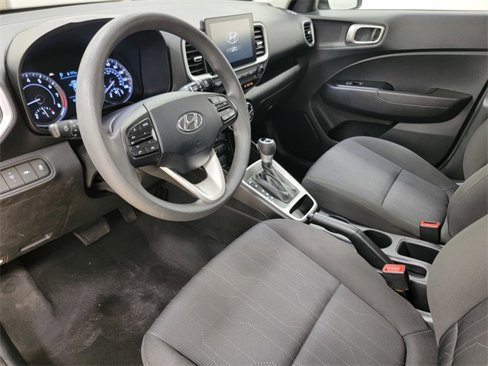 Used 2022 Hyundai Venue SE image 14