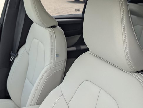 New 2026 Volvo XC40 B5 Plus w/ Protection Package Premier image 23