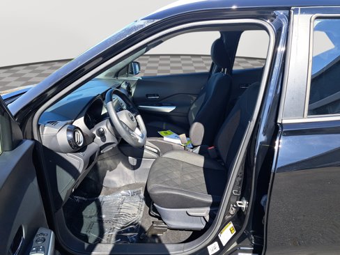 Used 2019 Nissan Kicks SV image 12