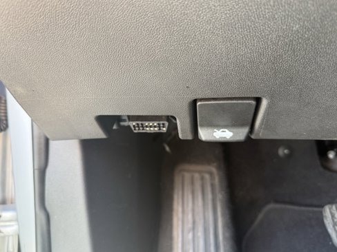 Used 2021 GMC Terrain SLT image 17