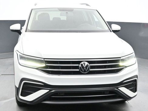Used 2022 Volkswagen Tiguan S image 2