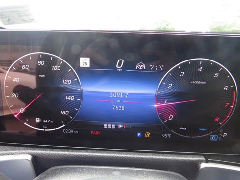 Used 2024 Mercedes-Benz GLB 250 4MATIC image 12