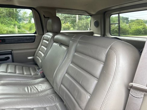 Used 2003 HUMMER H2 Luxury w/ Preferred Equipment Group image 40