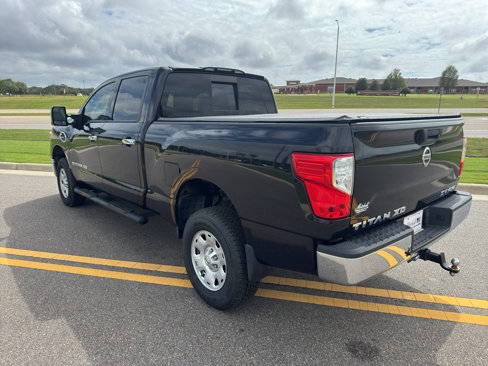 Used 2017 Nissan Titan SV image 15