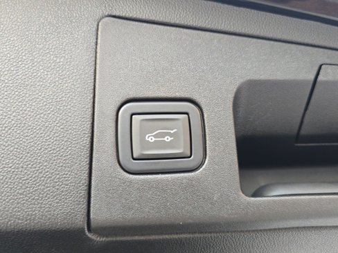 Used 2021 Cadillac XT5 Sportv w/ LPO, ONYX Package image 30