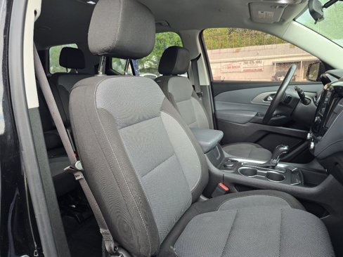 Used 2019 Chevrolet Traverse LT image 16