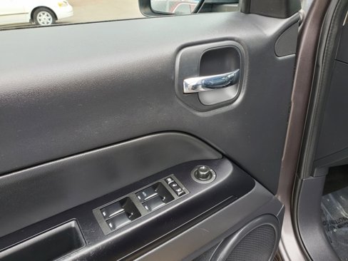 Certified 2016 Jeep Patriot High Altitude image 10