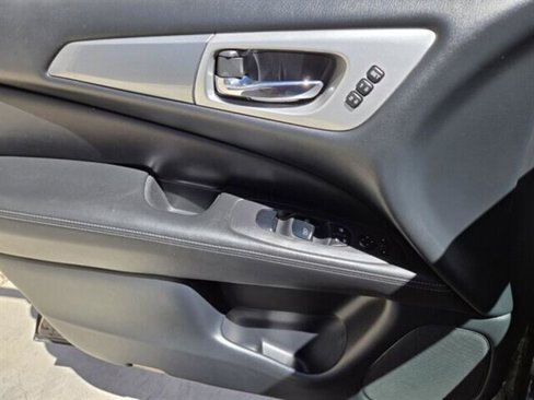 Used 2020 Nissan Pathfinder SL image 22