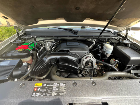 Used 2014 Chevrolet Suburban LT image 20