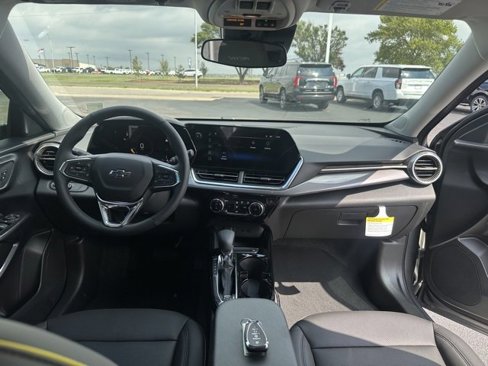New 2025 Chevrolet Trax ACTIV w/ Sunroof Package image 8