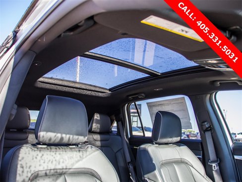 New 2025 Jeep Wagoneer Limited image 16