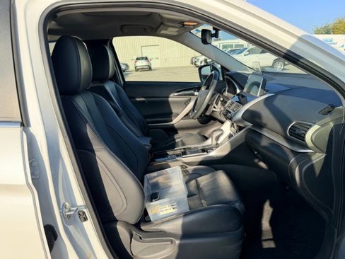 Used 2019 Mitsubishi Eclipse Cross SEL image 12