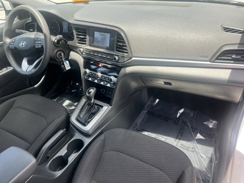Used 2020 Hyundai Elantra SE w/ Cargo Package (C1) image 11