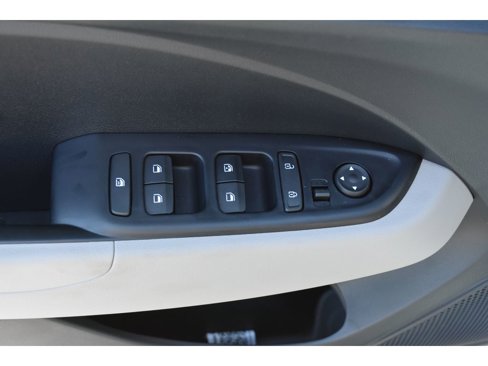 New 2025 Hyundai Venue SEL image 18