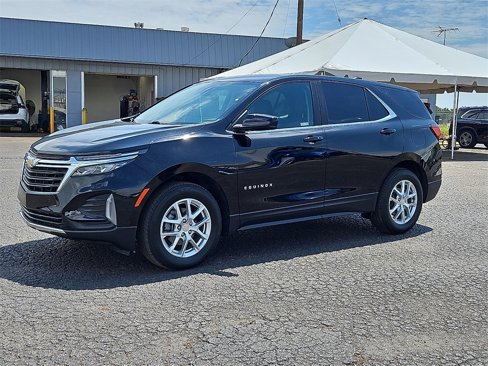 Used 2024 Chevrolet Equinox LT image 2