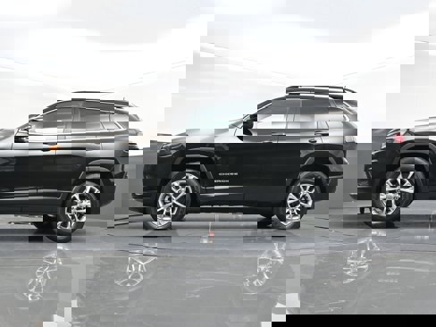 Used 2022 Jeep Cherokee Latitude Lux w/ Sun & Sound Group image 37
