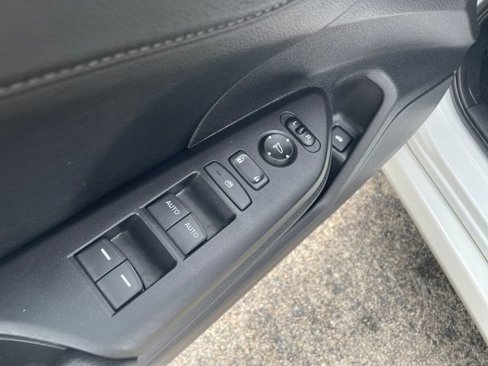 Used 2019 Honda Civic EX-L image 12