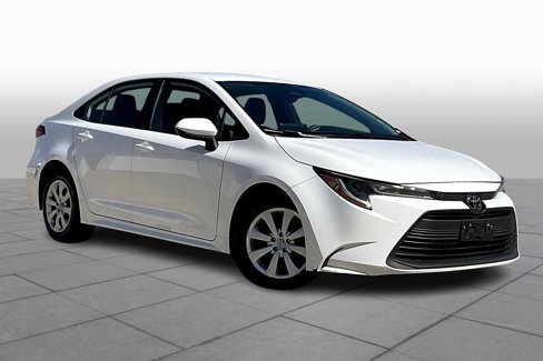 Used 2023 Toyota Corolla LE image 2