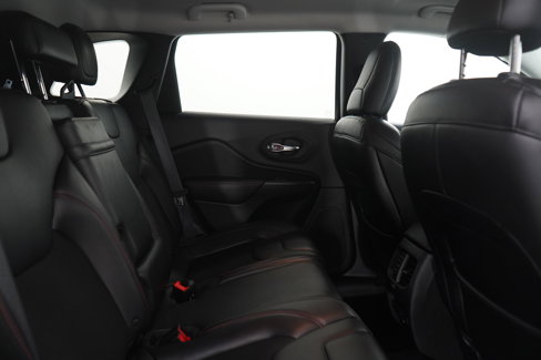 Used 2019 Jeep Cherokee Trailhawk w/ Cold Weather Group image 12