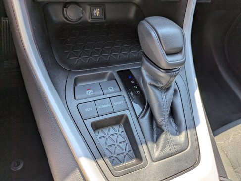 Used 2023 Toyota RAV4 XLE image 19