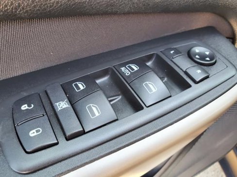 Used 2018 Jeep Cherokee Sport w/ Cold Weather Group image 16
