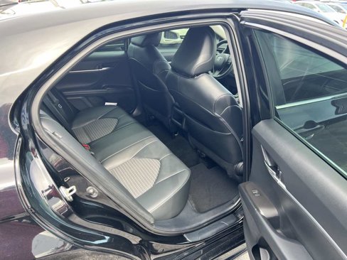 Used 2022 Toyota Camry SE image 18