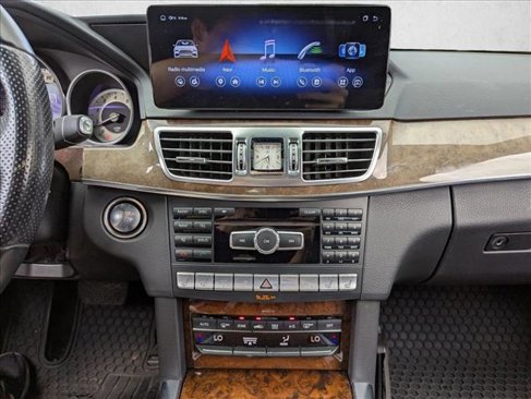 Used 2014 Mercedes-Benz E 550 4MATIC Sedan image 9