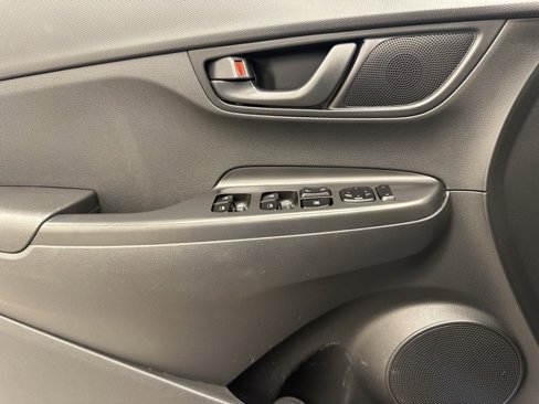 Used 2019 Hyundai Kona SE image 32
