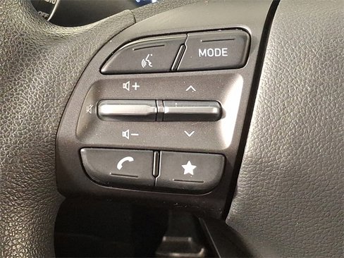Used 2022 Hyundai Kona SEL w/ Winter Weather Package image 21