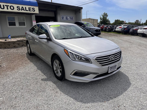 Used 2015 Hyundai Sonata SE image 3