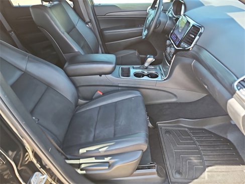 Used 2020 Jeep Grand Cherokee Altitude image 16