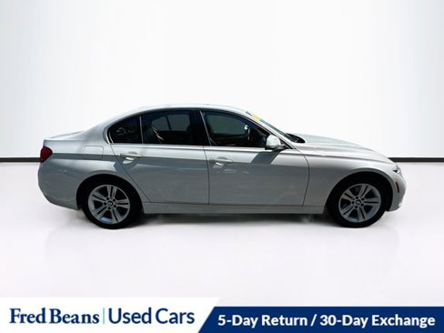 Used 2017 BMW 330i xDrive Sedan image 9