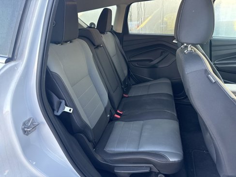 Used 2016 Ford Escape SE w/ Equipment Group 201A image 7
