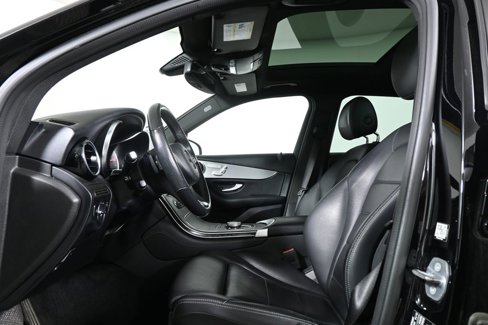 Used 2019 Mercedes-Benz GLC 300 4MATIC image 3