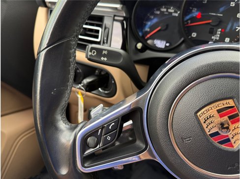 Used 2019 Porsche Macan image 23