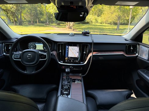 Used 2020 Volvo V60 T5 Cross Country image 29